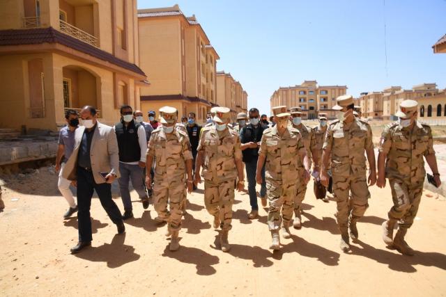 الفريق محمد فريد يتفقد سير العمليات الأمنية في شمال سيناء