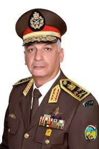 القائد العام للقوات المسلحة وزير الدفاع والإنتاج الحربى 