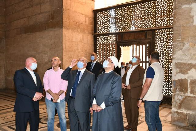 وزير الأوقاف ومحافظ القاهرة يتفقدان مسجد السلطان فرج بن برقوق