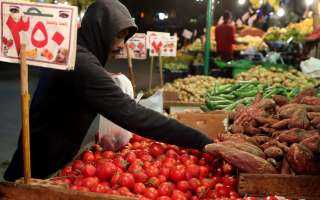 الطماطم بـ8 جنيهات.. تعرف على أسعار الفاكهة والخضروات في السوق اليوم الأربعاء